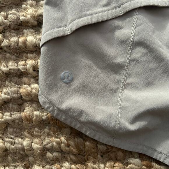 Lululemon Speed Up High-Rise Lined Short 2.5” Riverstone Size 4 NWOT - Picture 8 of 9